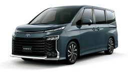 
										Toyota Noah full									